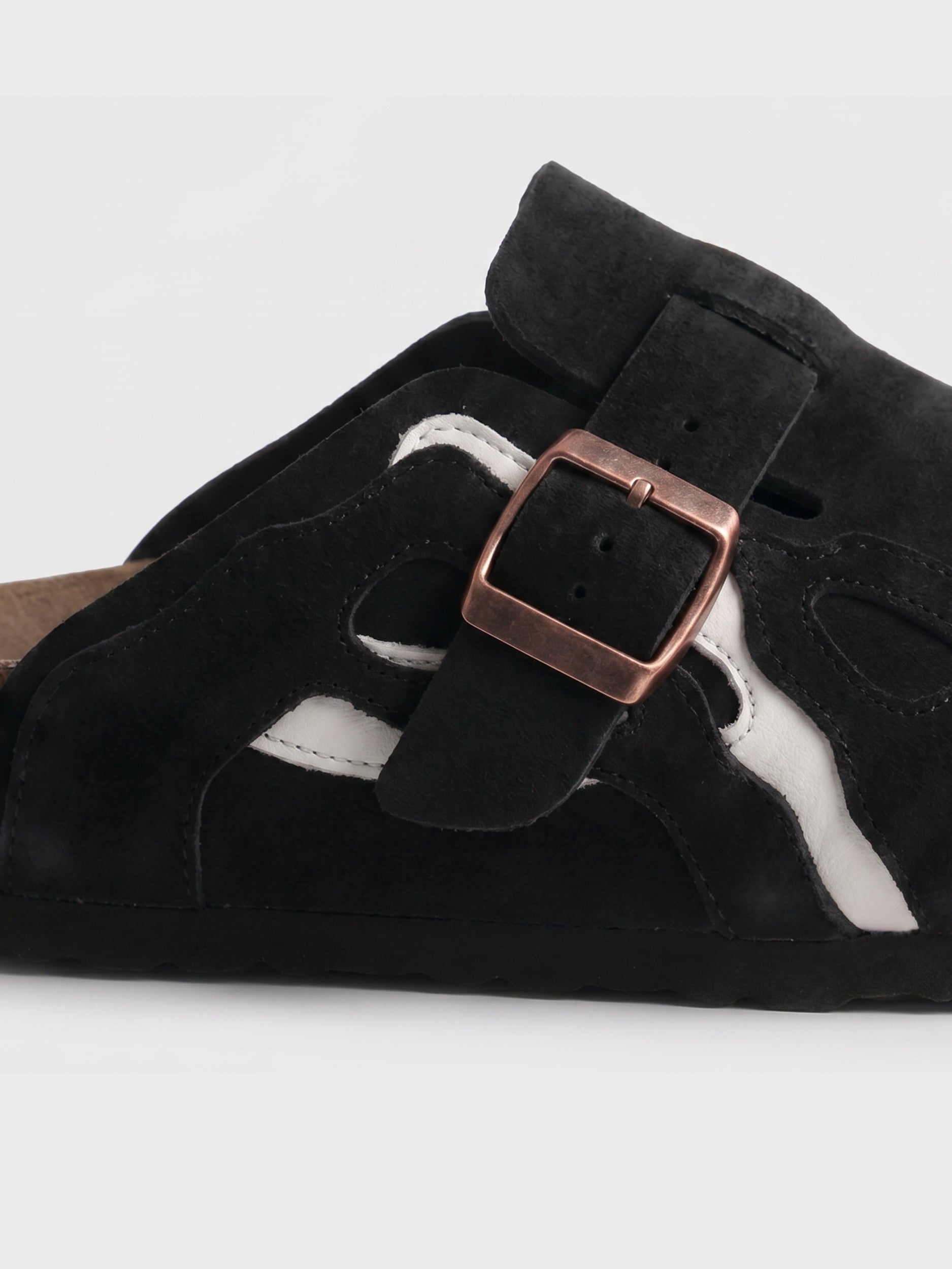 Wavey Clogs - Black