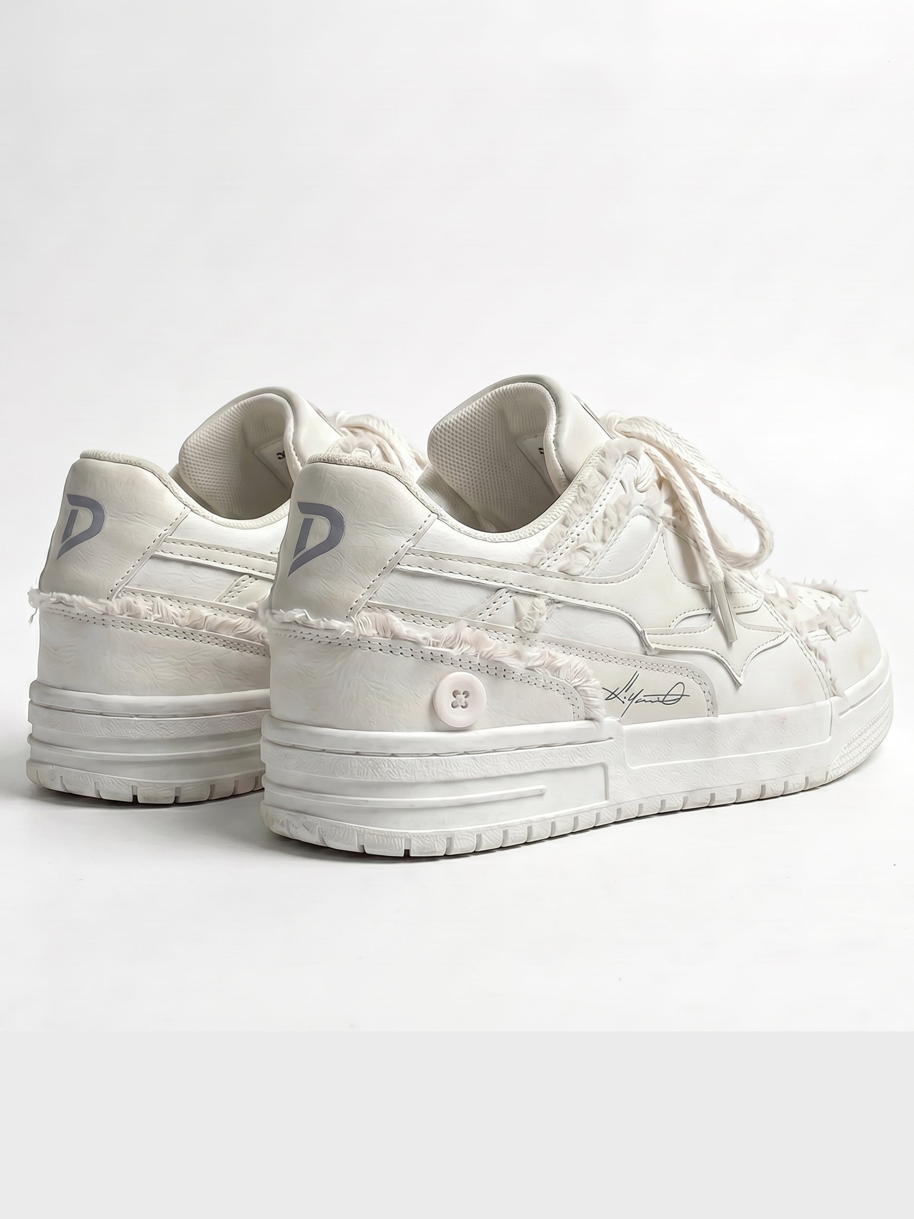 DCRB Broken Creme Sneakers