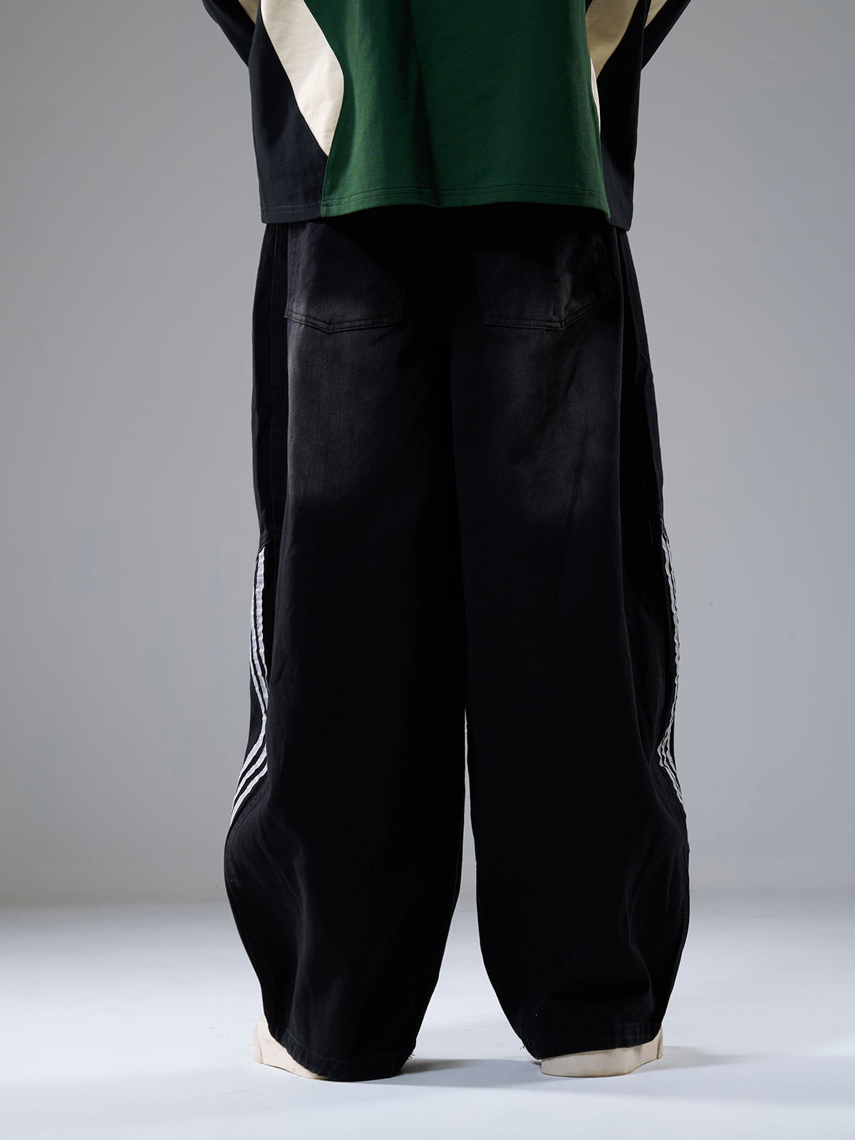 Side-Stripe Barrel Jeans