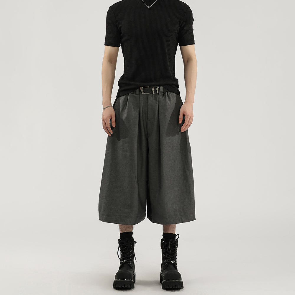 Pleated Baggy Shorts