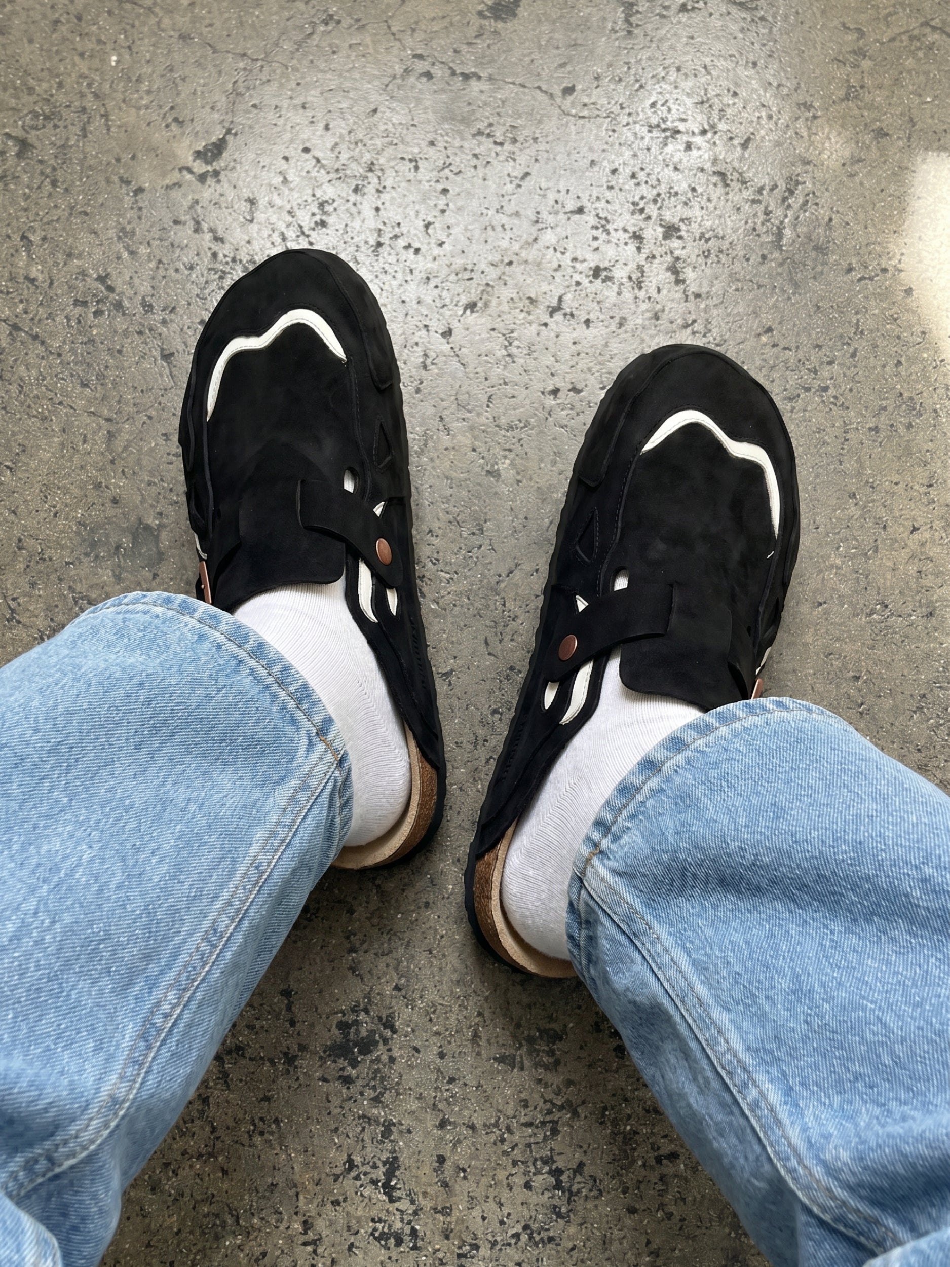Wavey Clogs - Black