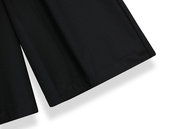 Pleated Baggy Shorts