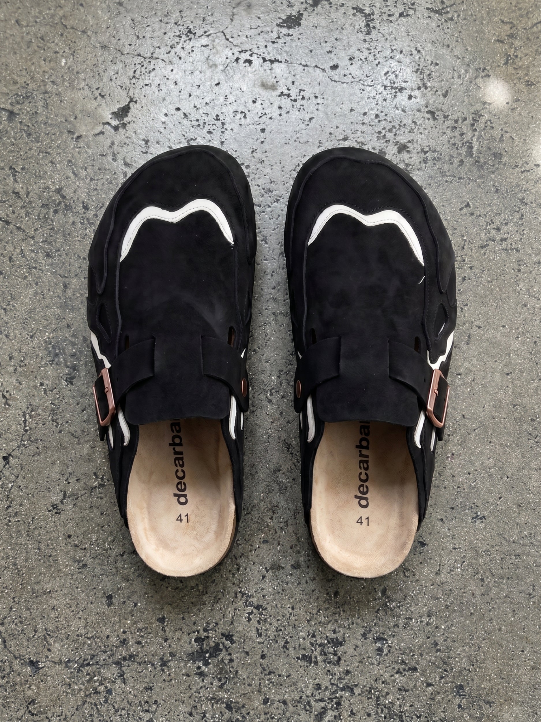 Wavey Clogs - Black