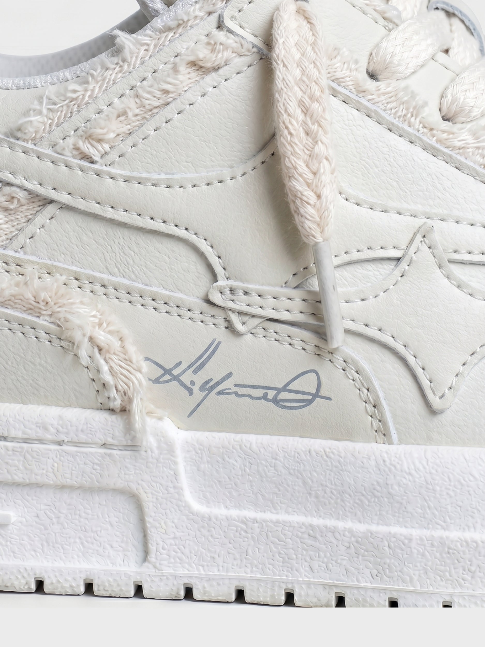 DCRB Broken Creme Sneakers