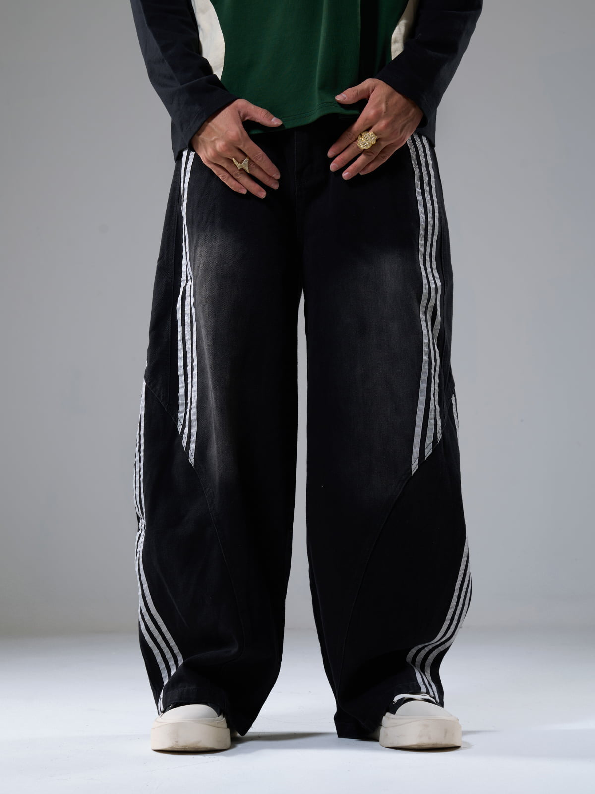 Side-Stripe Barrel Jeans