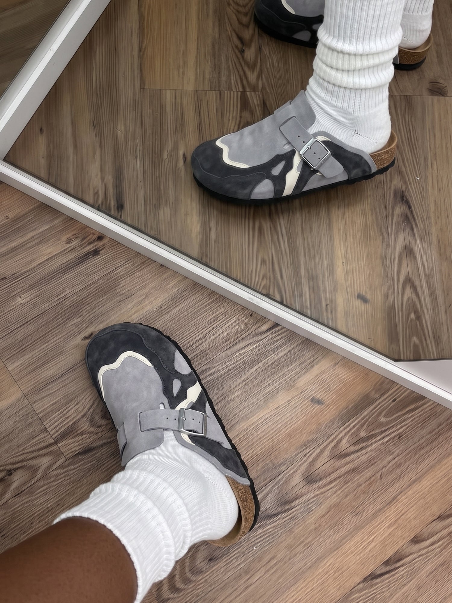 Wavey Clogs - Army Green