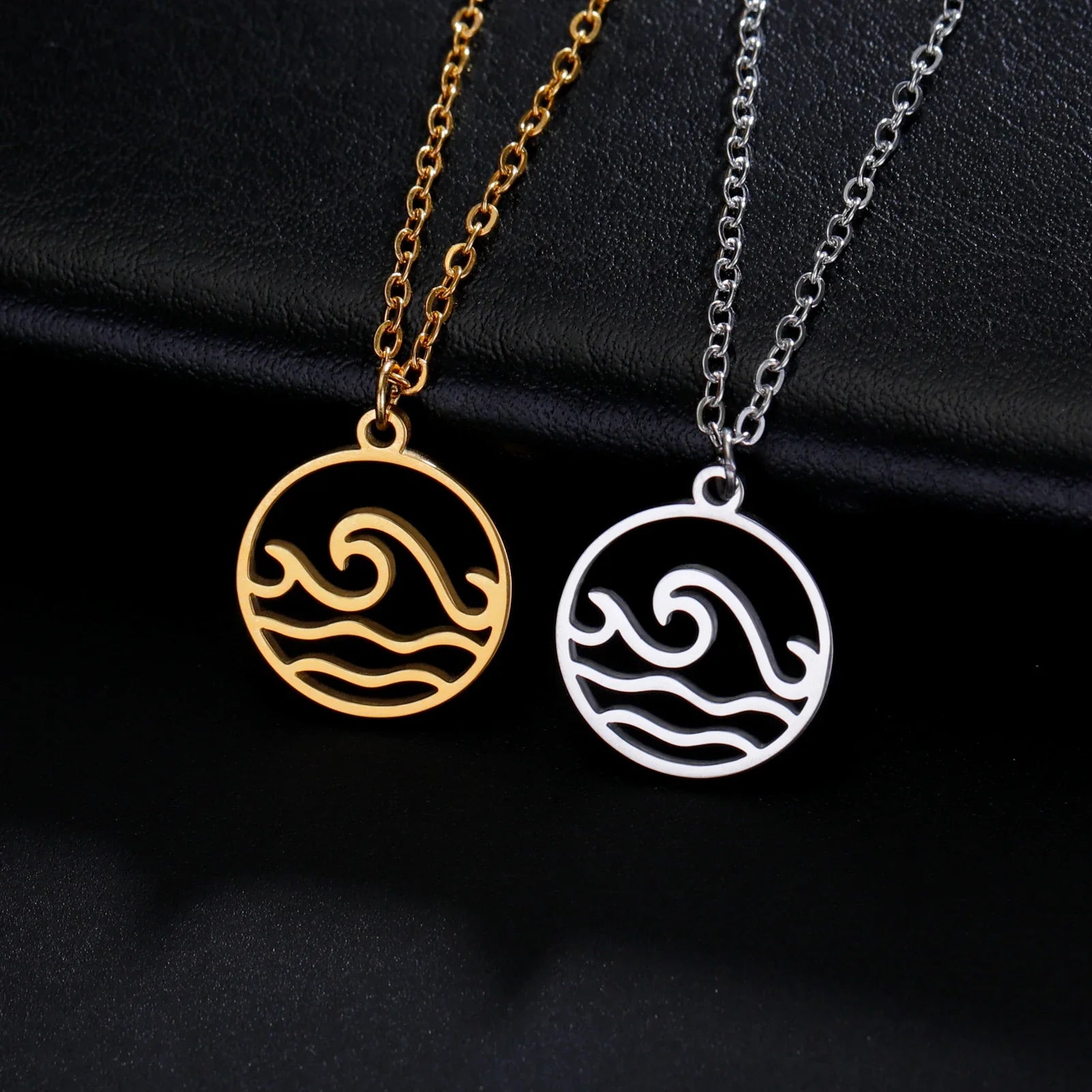 Sea Wave Necklance Print